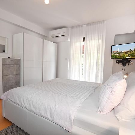 Apartment Sambris No 1 Врсар Экстерьер фото