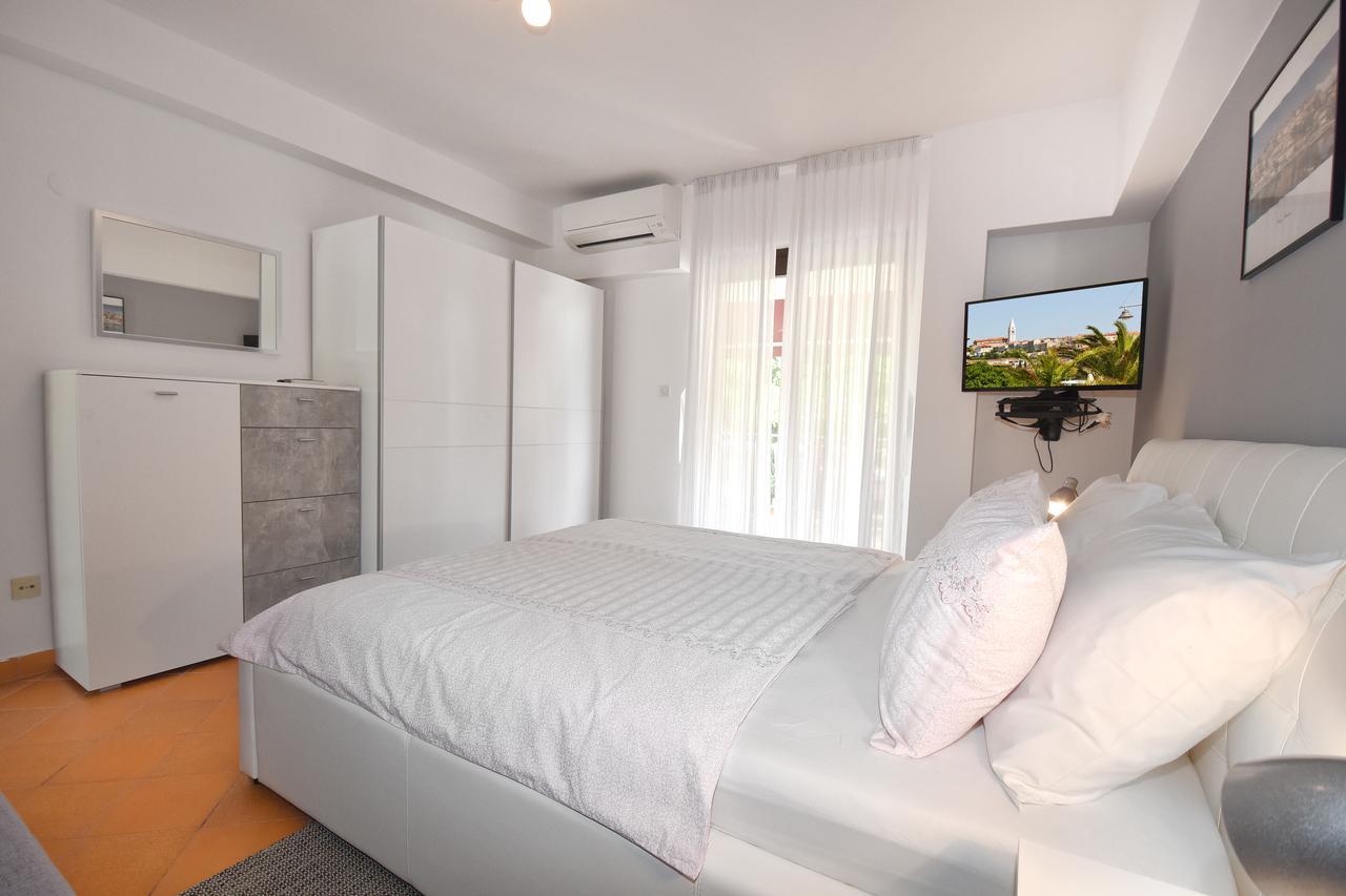 Apartment Sambris No 1 Врсар Экстерьер фото